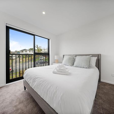 West Harbour Modern 4-Bedroom Retreat 奥克兰 外观 照片